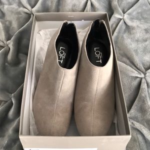 Cute pair of Loft wedge booties